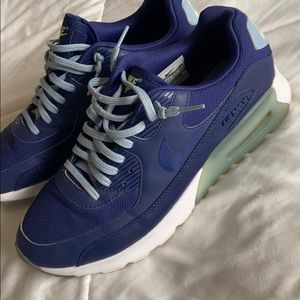 Nike AirMax women’s size 9